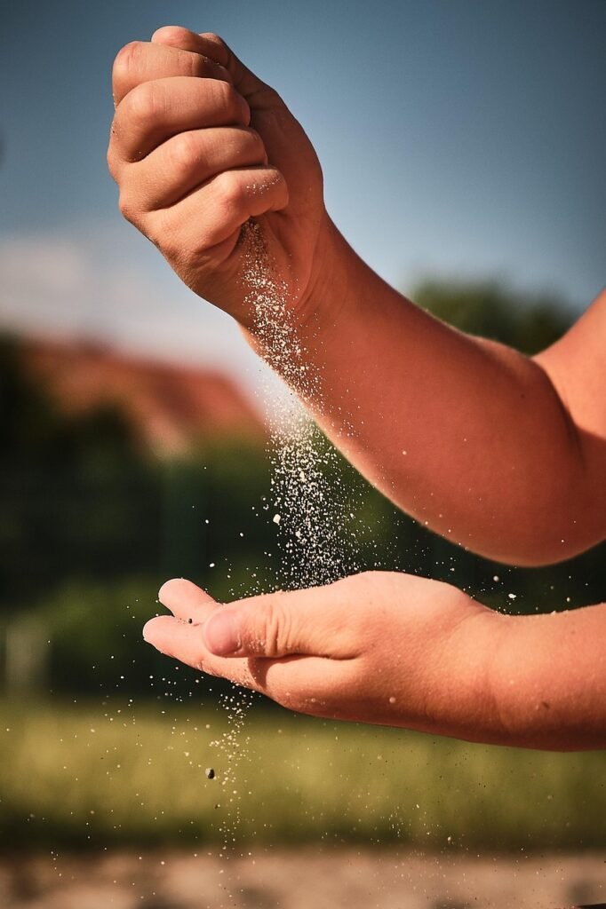 ge1e229d49122f465eac157deafb26401c648e693025976d917ddf6ae38dc97277311f6d09e7ee098794bfae24996ad4193ff27a6345995e059a83ece9dd7c772 1280 4323216 sand, trickle, hands, child, to play, sandalwood, playground, time, sandalwood, sandalwood, sandalwood, sandalwood, sandalwood